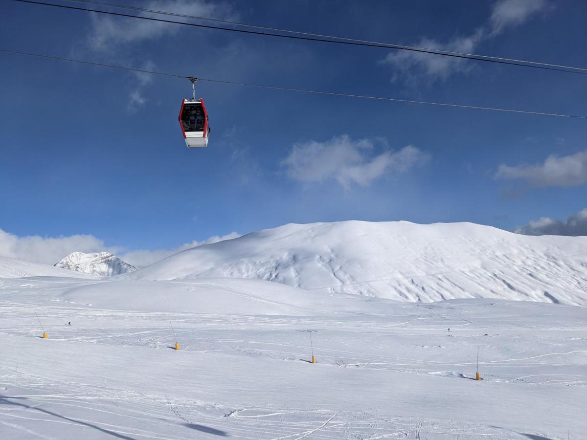 Club 2100 Ski In Studio Gudauri Dış mekan fotoğraf